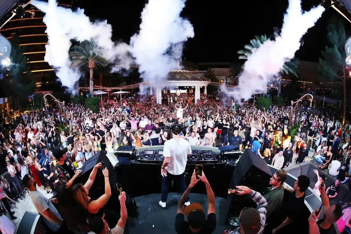 Las Vegas events calendar for nightclubs and pool parties