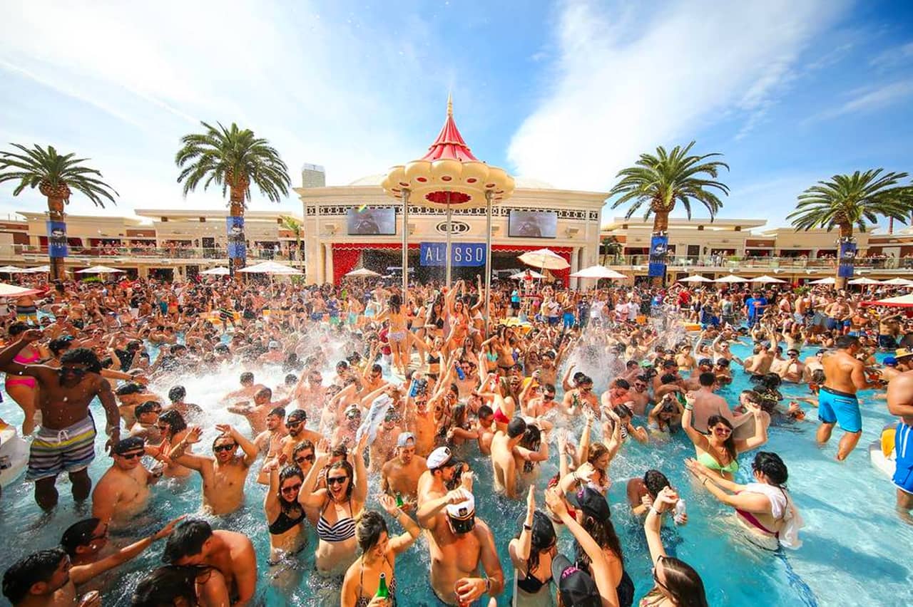 Encore Beach Club Las Vegas VIP cabana dayclub